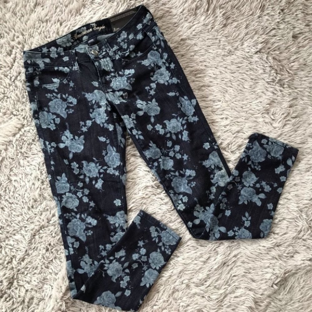 American Eagle Floral Skinny Jeans Size 2
